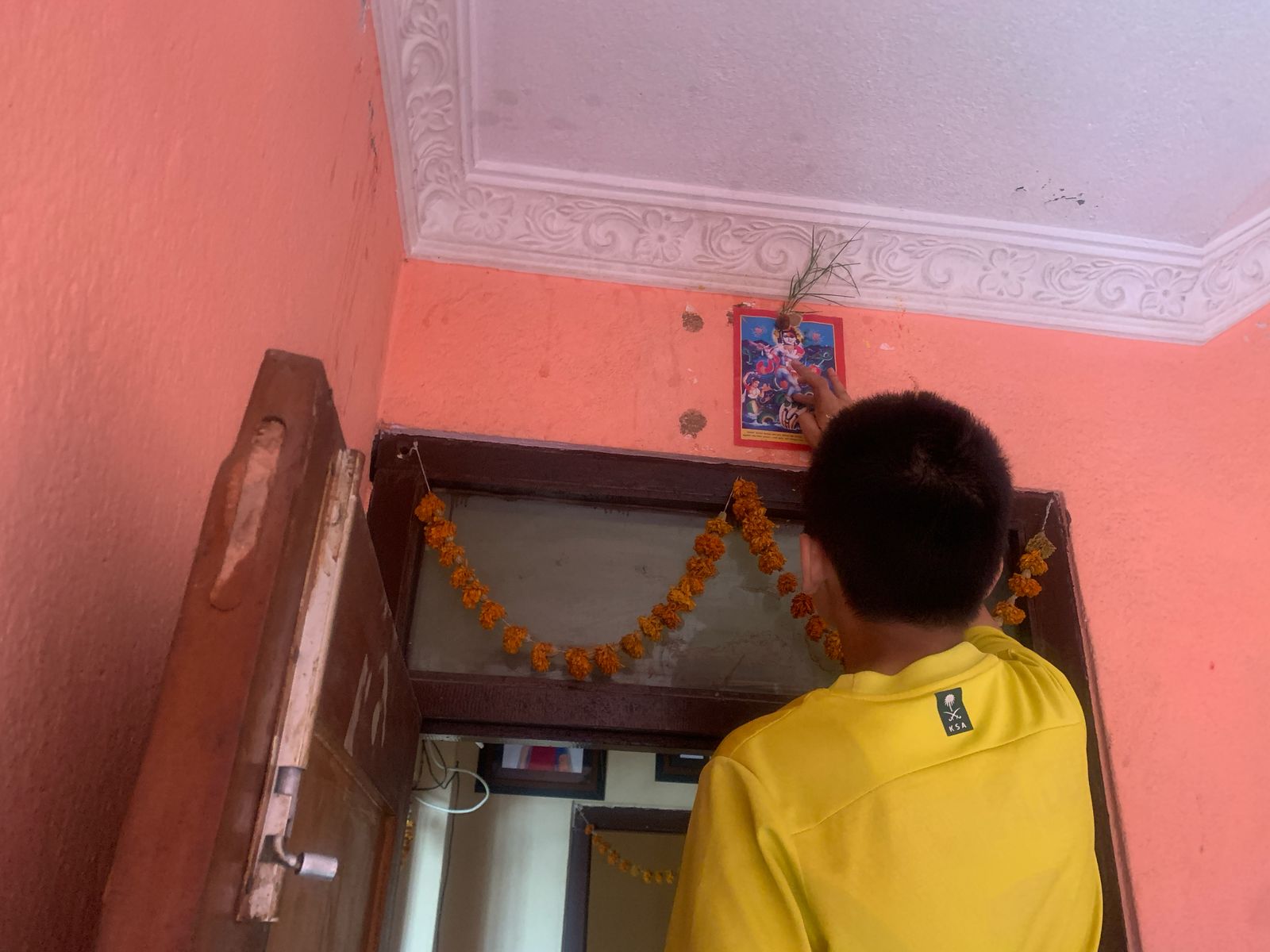 आज नागपञ्चमी, घरका मूलढोकामा पूजा गरी नाग टाँसेर मनाइँदै